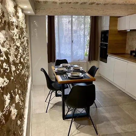 Le Castelet - Vieil Апартаменти