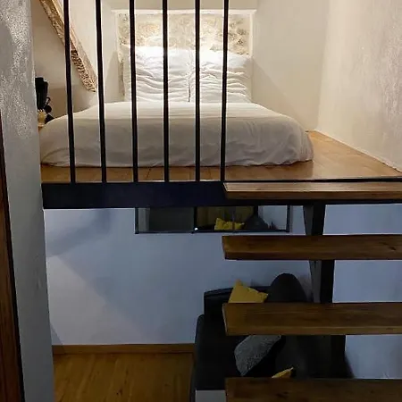 Le Castelet - Vieil Апартаменти