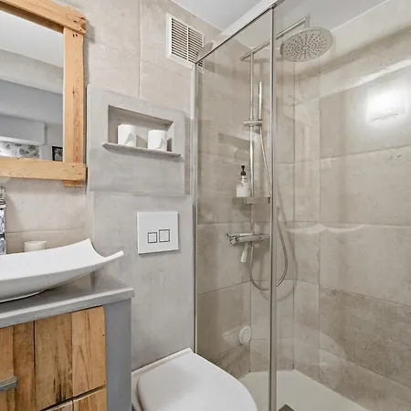 Le Castelet - Vieil * אנטיב