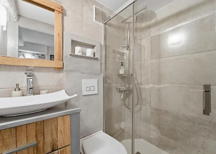 Le Castelet - Vieil * אנטיב